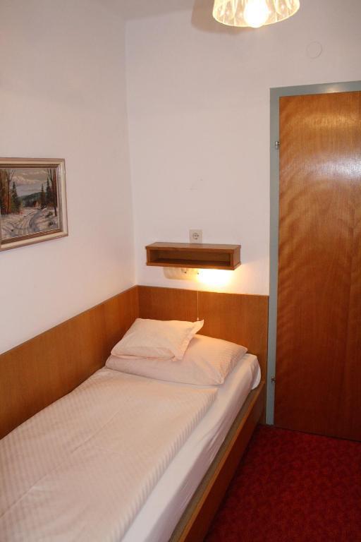 Pension Wolf Steindorf am Ossiacher See Room photo